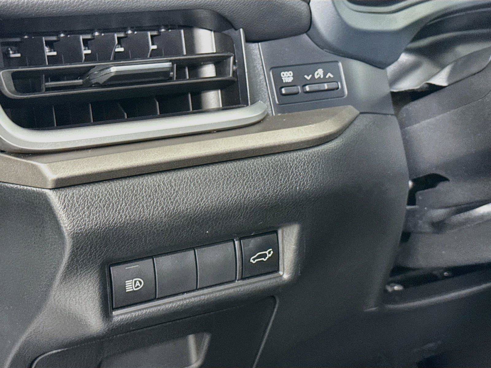 Certified 2025 Toyota Grand Highlander FWD image 16
