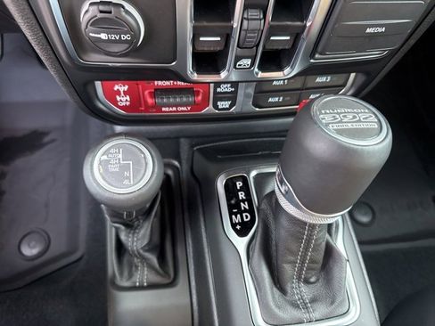 Used 2025 Jeep Wrangler Unlimited Rubicon 392 image 28