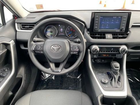 Certified 2022 Toyota RAV4 LE image 10