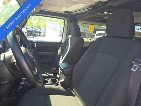 Certified 2022 Jeep Wrangler Sport AWD/4WD image 10