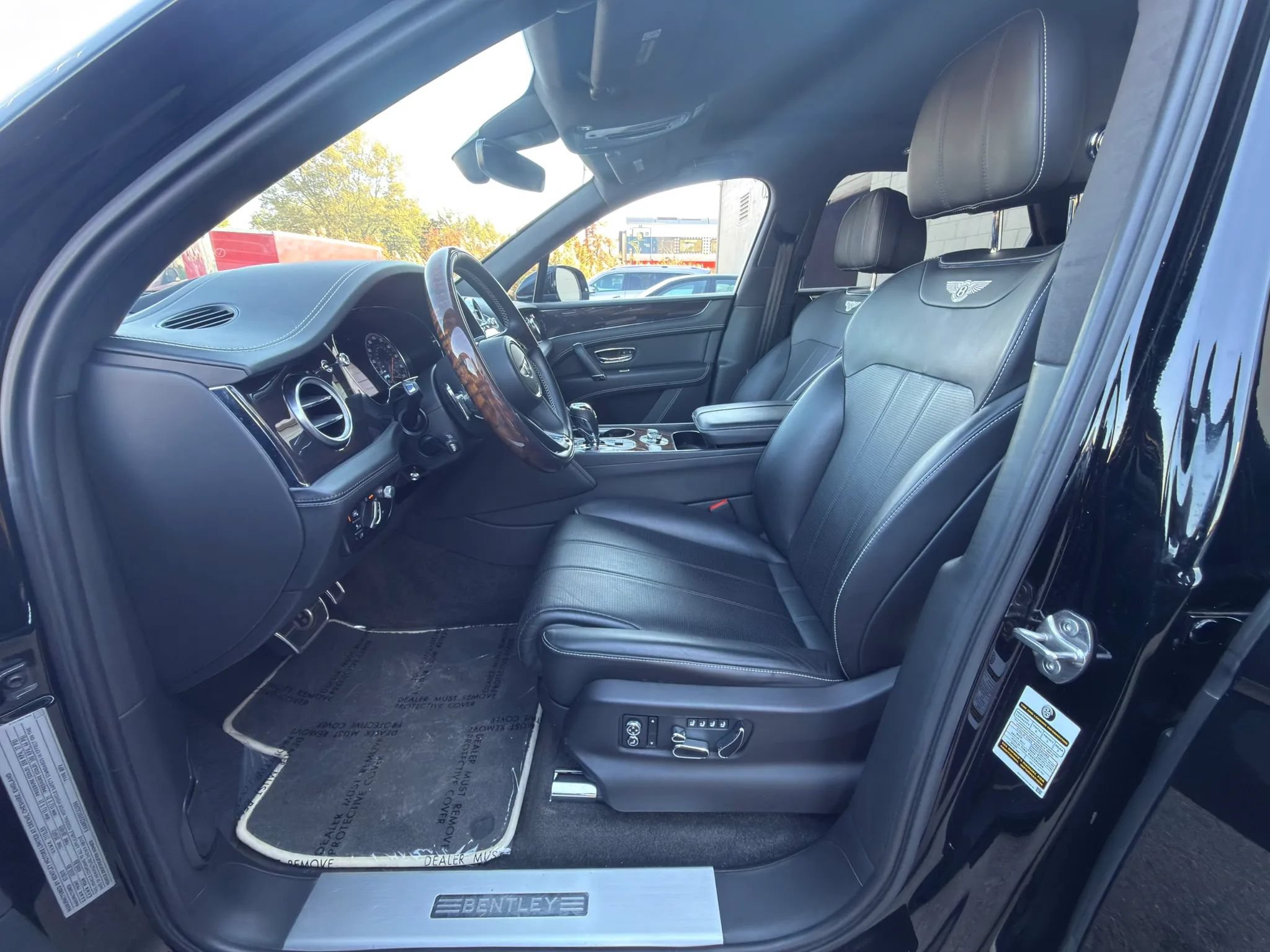 Used 2019 Bentley Bentayga AWD/4WD image 16