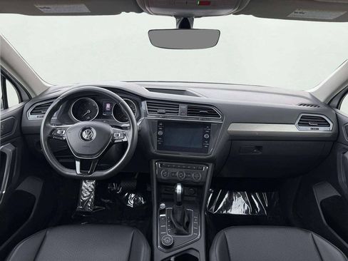Used 2020 Volkswagen Tiguan SE w/ Panoramic Sunroof Package AWD/4WD image 14
