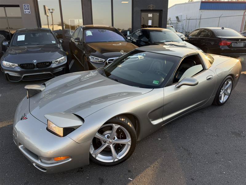 Used 2000 Chevrolet Corvette Coupe RWD image 4