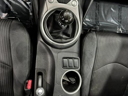 Used 2017 Nissan 370Z Coupe RWD image 15
