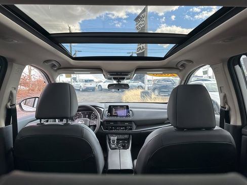 Used 2026 Nissan Rogue SV w/ SV Premium Package image 34