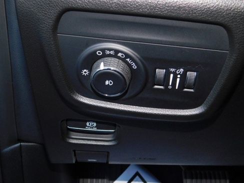 Used 2023 Jeep Grand Cherokee Overland w/ Adv Protech Group III image 20