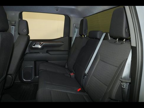 Used 2024 Chevrolet Silverado 1500 LT image 31