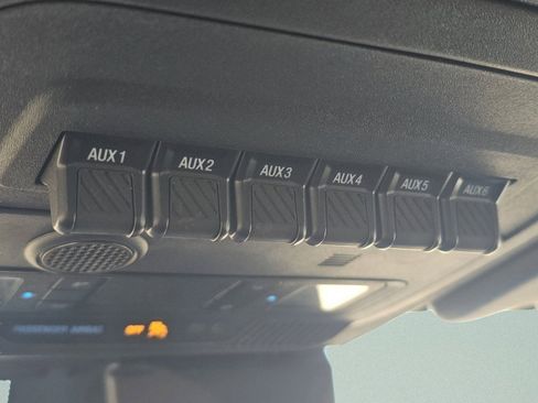 Used 2023 Ford Bronco Badlands image 13