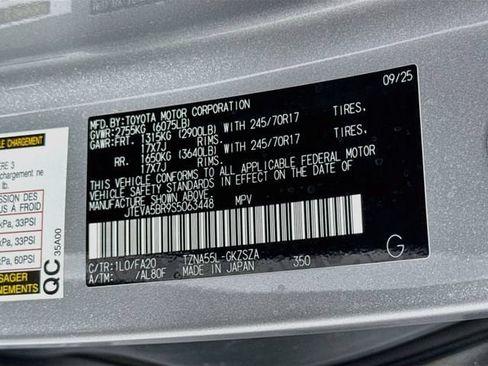 Certified 2025 Toyota 4Runner SR5 AWD/4WD image 32
