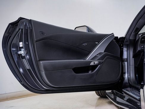 Used 2017 Chevrolet Corvette Z06 w/ Battery Protection Package image 29