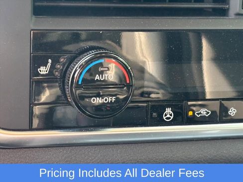 Used 2023 Nissan Rogue SV w/ SV Premium B Package AWD/4WD image 13