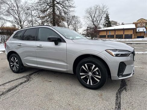 Used 2024 Volvo XC60 B5 Core image 7