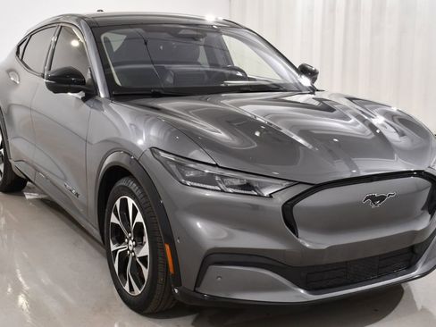 Used 2023 Ford Mustang Mach-E Premium image 4