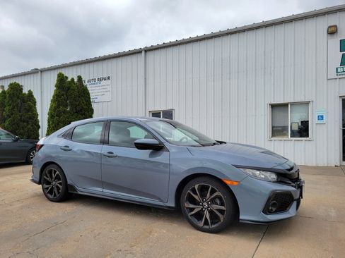 Used 2019 Honda Civic Sport image 1