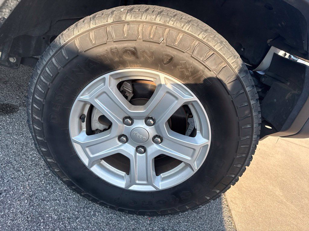 Used 2021 Jeep Wrangler Unlimited Sport AWD/4WD image 4