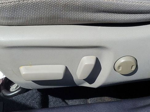 Used 2012 Toyota Camry SE image 18