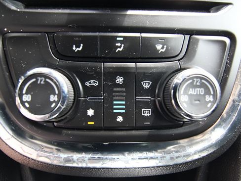 Used 2015 Buick Encore Convenience FWD image 25