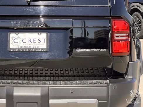 Used 2024 Toyota Land Cruiser image 5