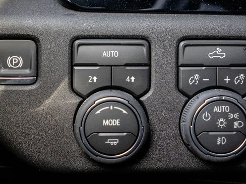 New 2026 Chevrolet Silverado 1500 RST w/ Redline Edition AWD/4WD image 19