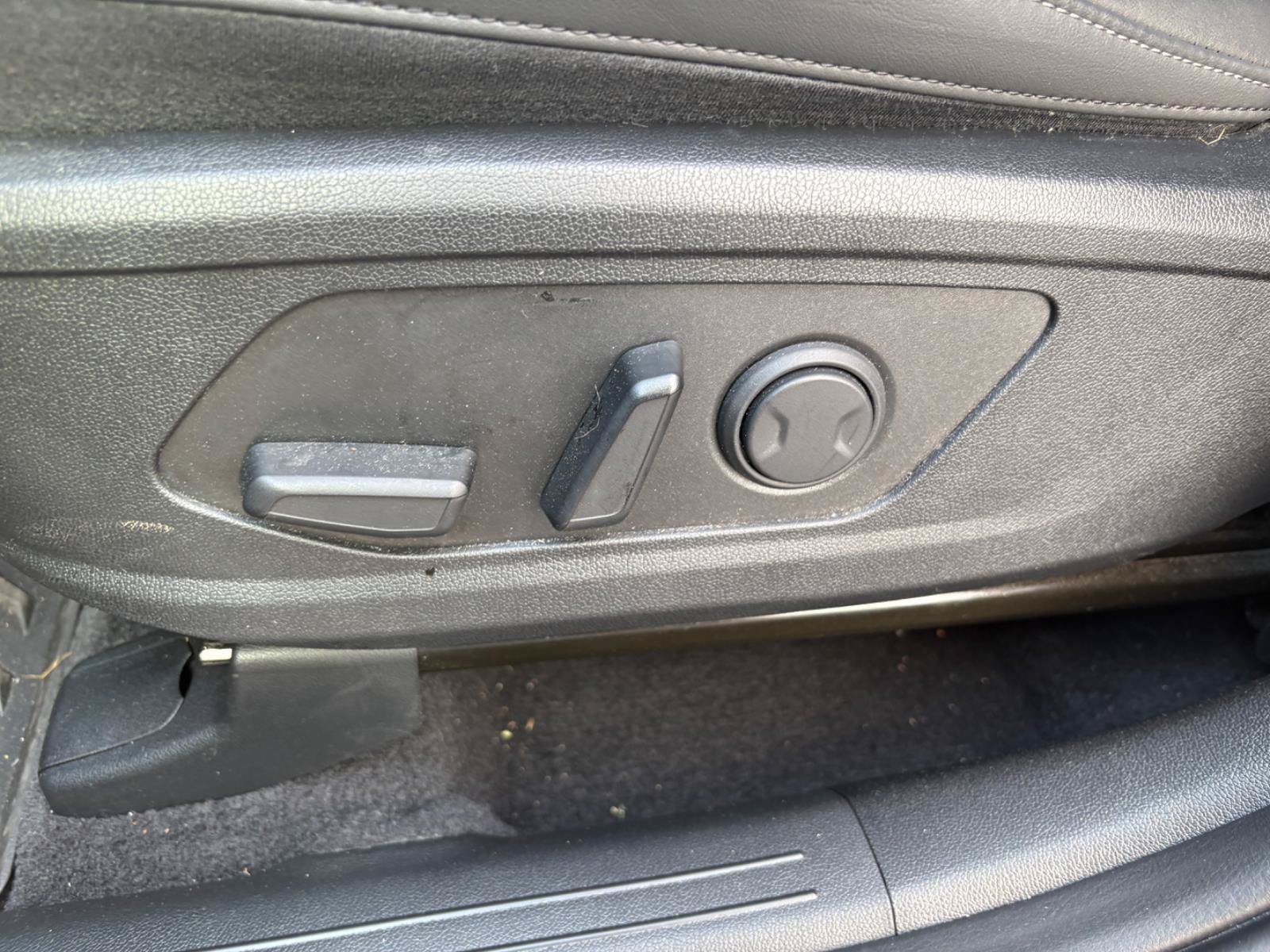 Used 2025 Kia Sorento S w/ Panoramic Sunroof Package FWD image 28