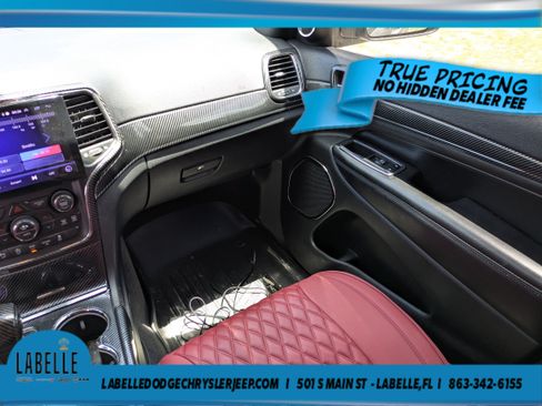 Used 2018 Jeep Grand Cherokee Laredo AWD/4WD image 16