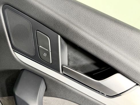 Used 2020 Audi SQ5 Premium w/ Convenience Package image 45