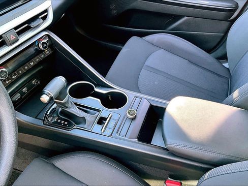 Used 2023 Kia K5 LXS image 18