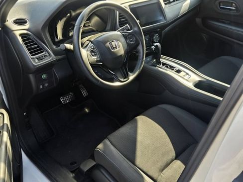 Used 2019 Honda HR-V Sport image 9