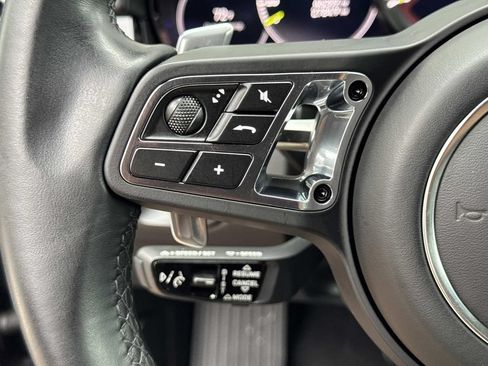 Used 2022 Porsche Cayenne Turbo S AWD/4WD image 31