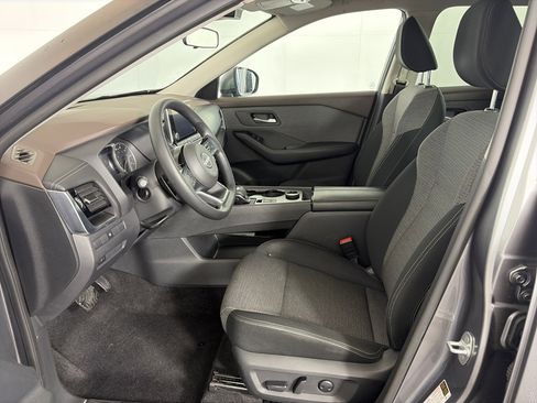 Used 2022 Nissan Rogue SV image 6