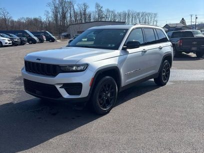 Used 2025 Jeep Grand Cherokee Altitude