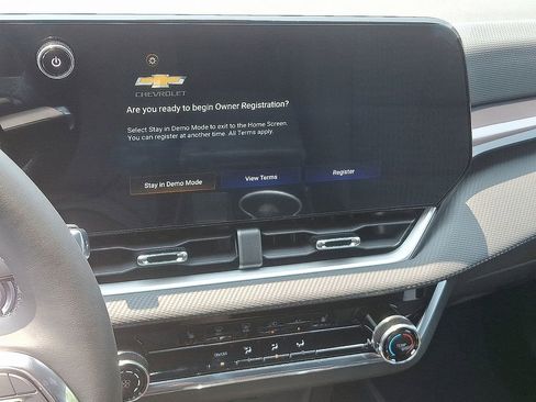 New 2026 Chevrolet Equinox LT image 9