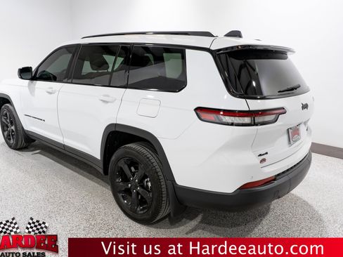 Used 2025 Jeep Grand Cherokee L Limited w/ Black Appearance Package AWD/4WD image 3