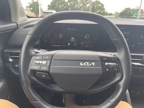 Used 2026 Kia Sportage LX FWD image 18