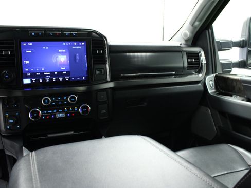 Used 2024 Ford F350 Lariat w/ Lariat Ultimate Package AWD/4WD image 19