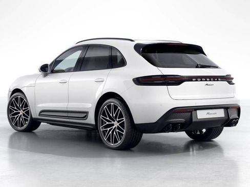 Certified 2026 Porsche Macan AWD/4WD image 3