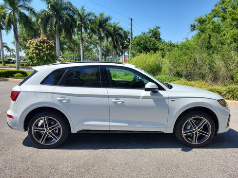 Certified 2023 Audi Q5 e Premium Plus AWD/4WD image 3