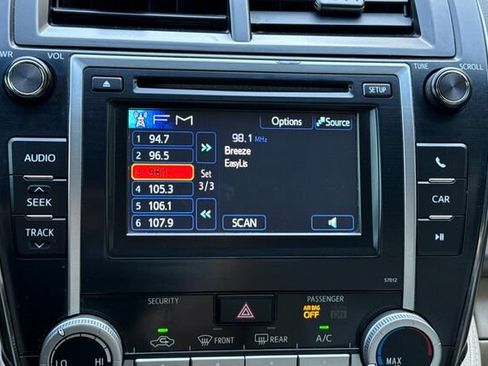 Used 2012 Toyota Camry LE FWD image 17