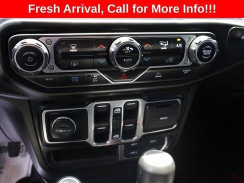 Used 2022 Jeep Wrangler Unlimited Sahara AWD/4WD image 26
