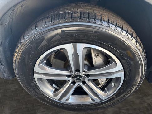 Used 2019 Mercedes-Benz GLC 300 4MATIC image 37