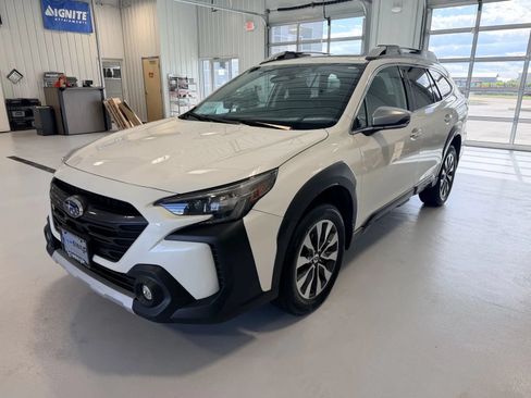 Used 2024 Subaru Outback Touring AWD/4WD image 6