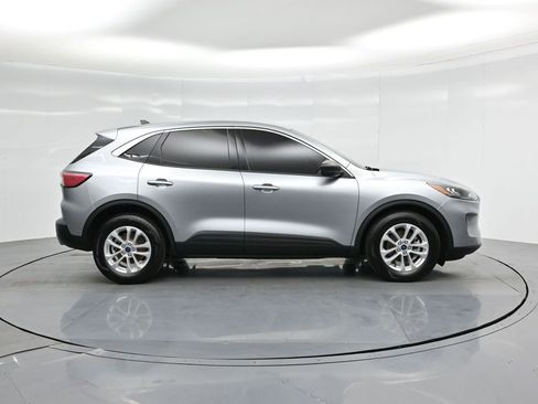 Used 2022 Ford Escape SE image 26