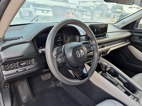 Used 2025 Honda Accord SE image 10