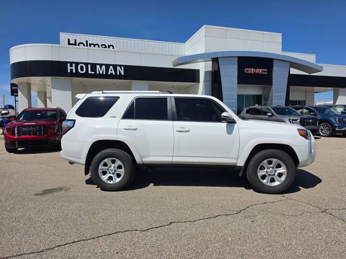 Used 2023 Toyota 4Runner SR5 Premium w/ Moonroof Package image 2