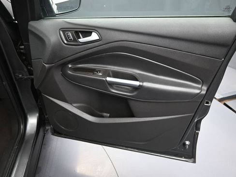 Used 2018 Ford Escape SE image 35