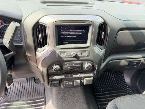 Used 2021 Chevrolet Silverado 1500 Custom image 14