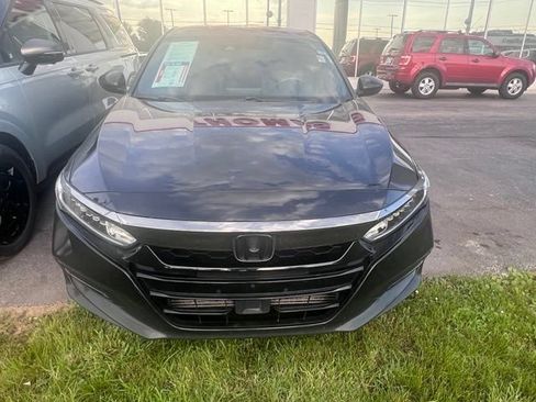 Used 2019 Honda Accord Sport image 3