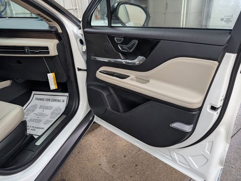 New 2026 Lincoln Corsair Reserve w/ Jet Appearance Package image 5