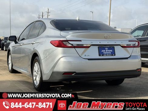 Used 2026 Toyota Camry LE image 7