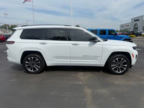 Used 2021 Jeep Grand Cherokee L Overland w/ Advanced Protech Group III AWD/4WD image 2